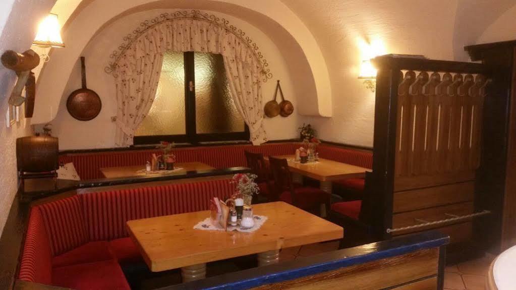 Gasthof - Restaurant Loecker Radstadt Dış mekan fotoğraf