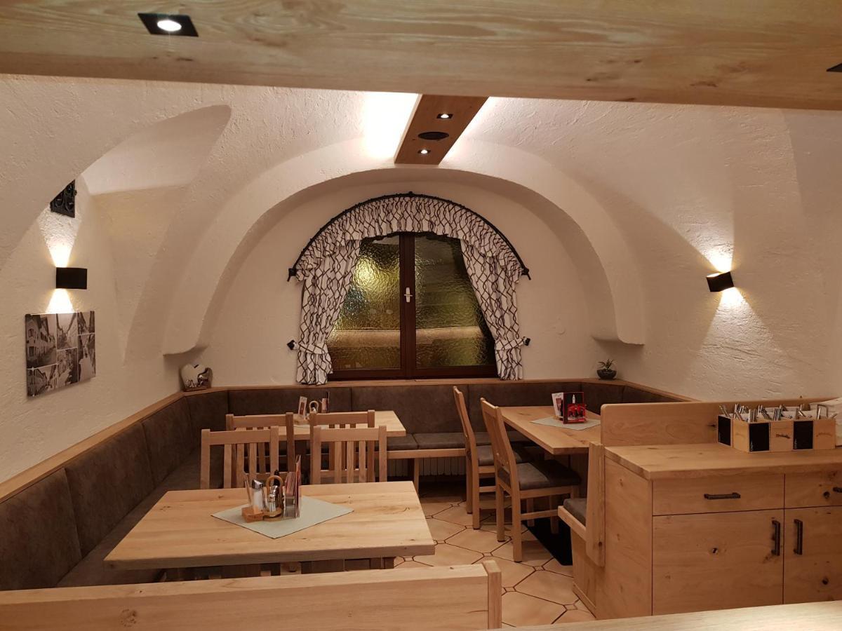 Gasthof - Restaurant Loecker Radstadt Dış mekan fotoğraf