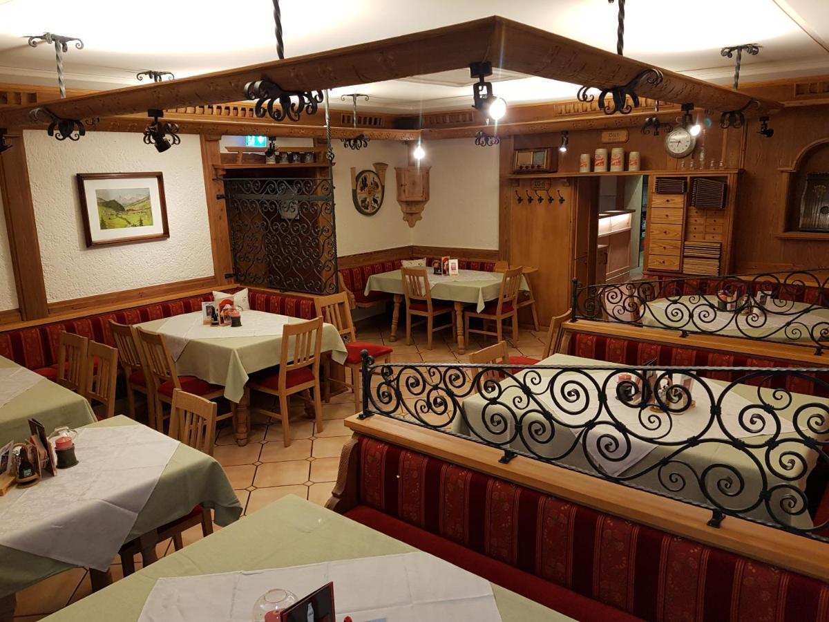 Gasthof - Restaurant Loecker Radstadt Dış mekan fotoğraf