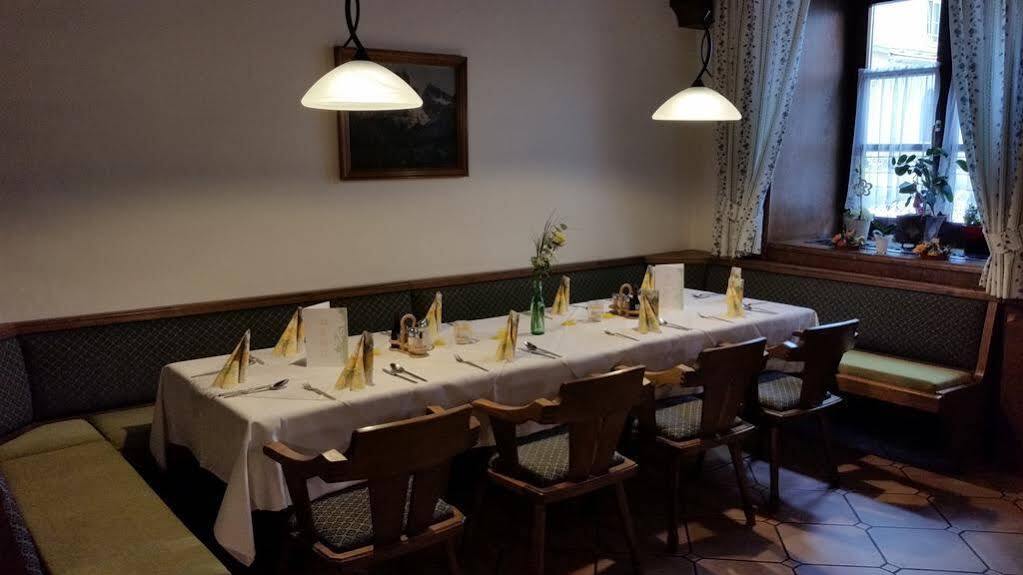 Gasthof - Restaurant Loecker Radstadt Dış mekan fotoğraf
